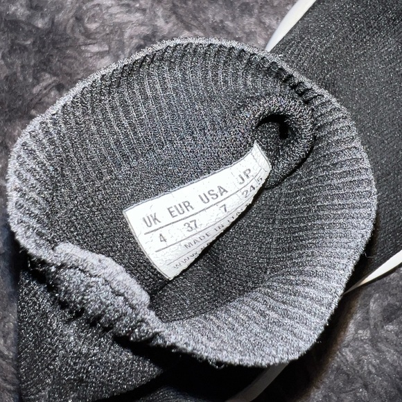 AUTHENTIC balenciaga speed sneaker - Picture 4 of 5